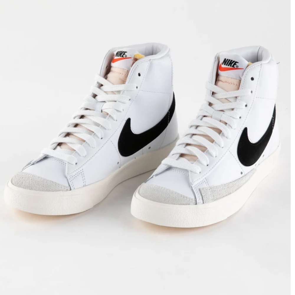 NIKE Blazer Mid '77 Womens Shoes